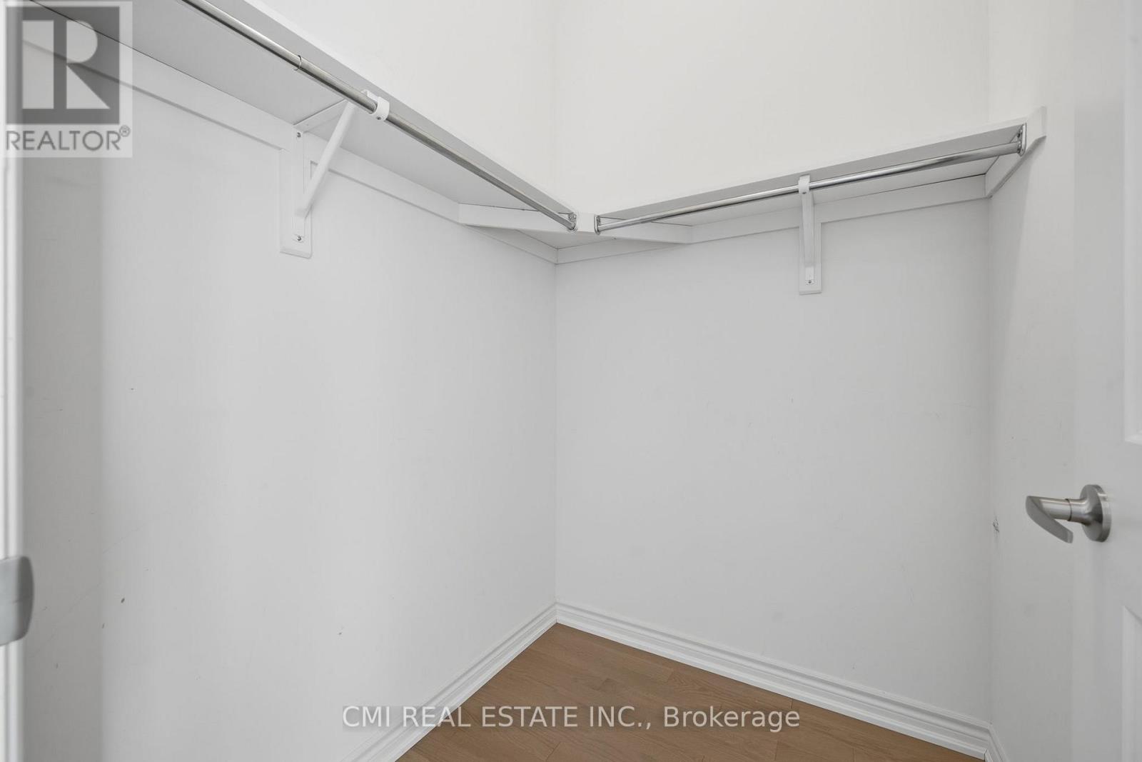 25 BELLFLOWER CRESCENT - 32