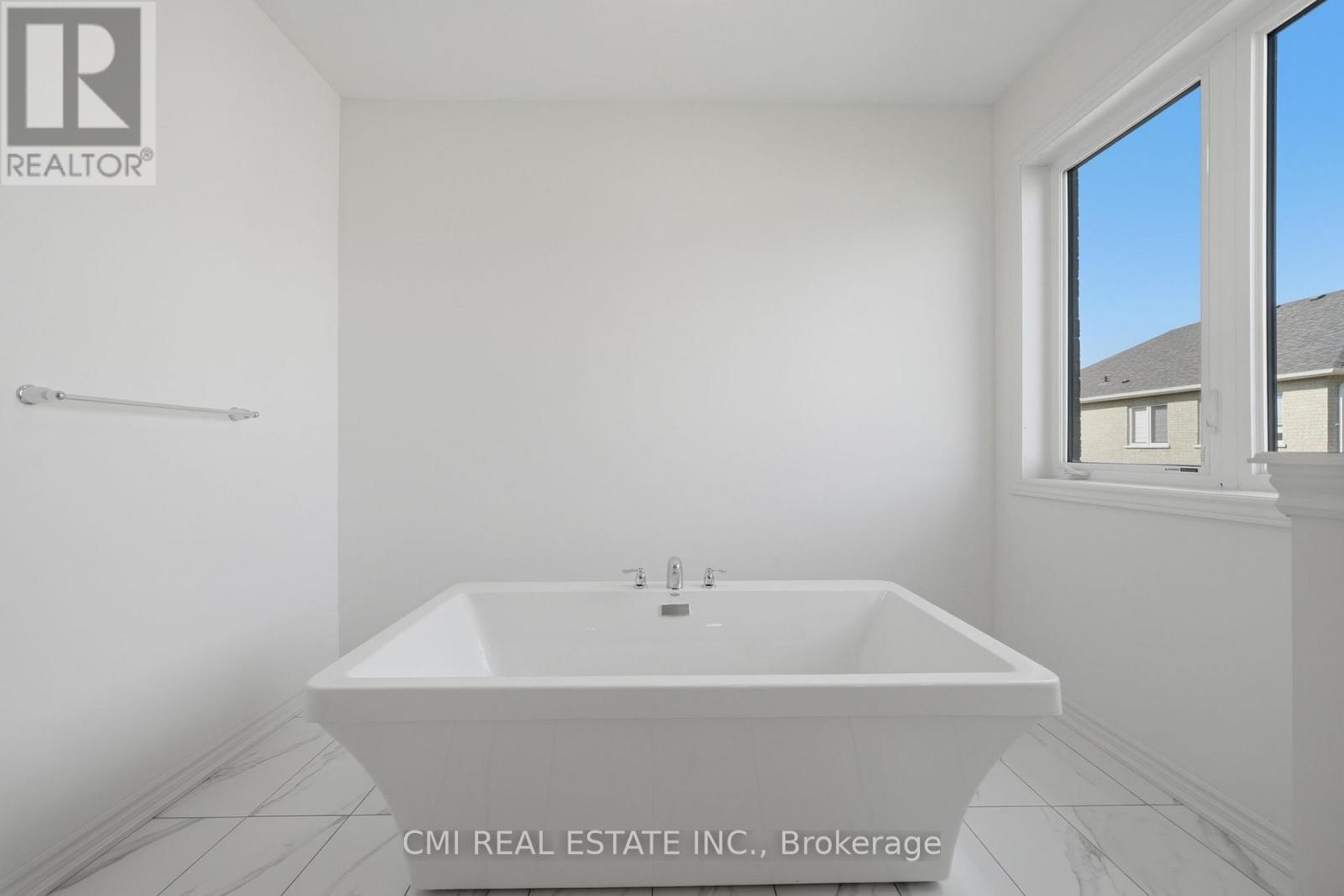 25 BELLFLOWER CRESCENT - 37