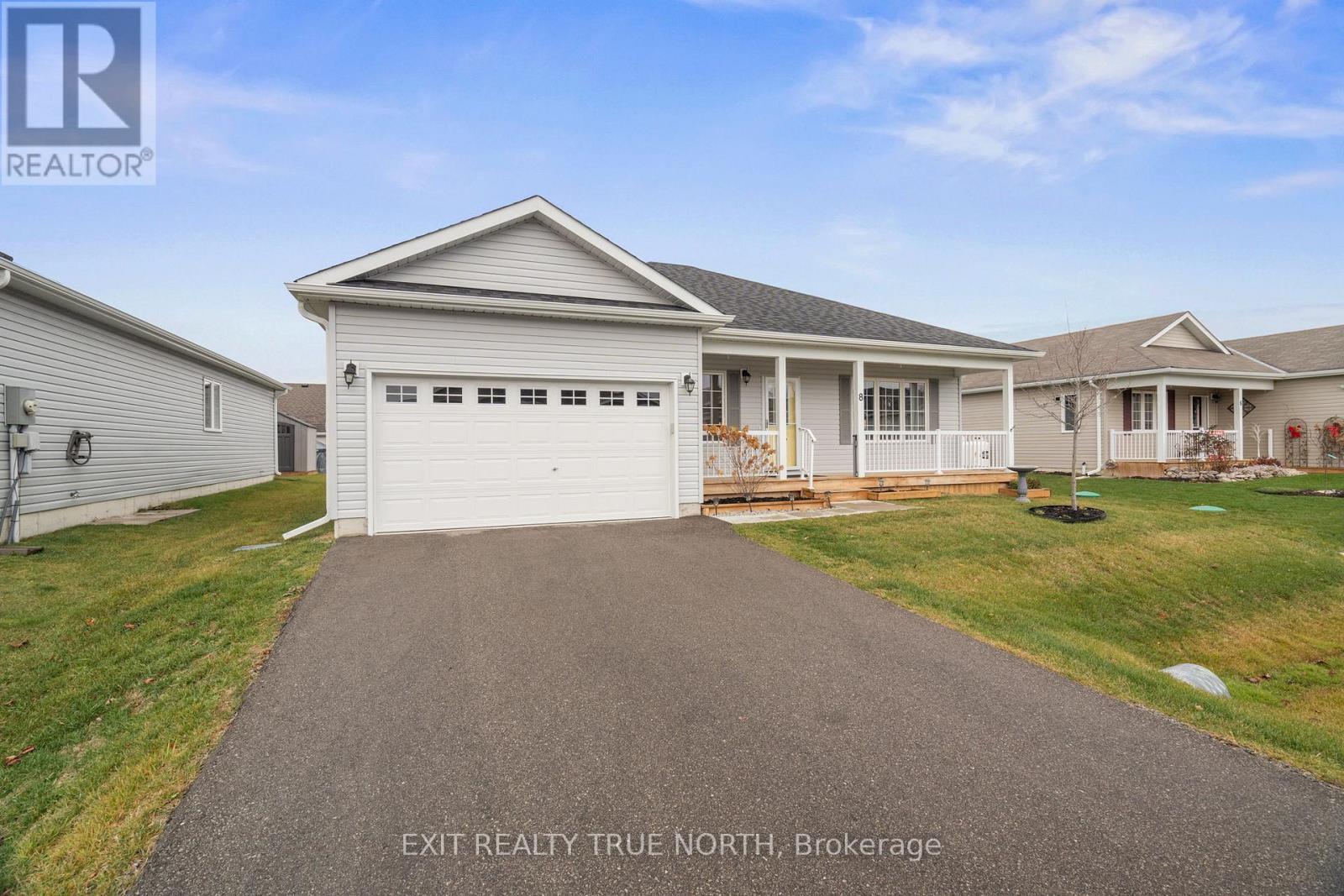 8 SINCLAIR CRESCENT - 2