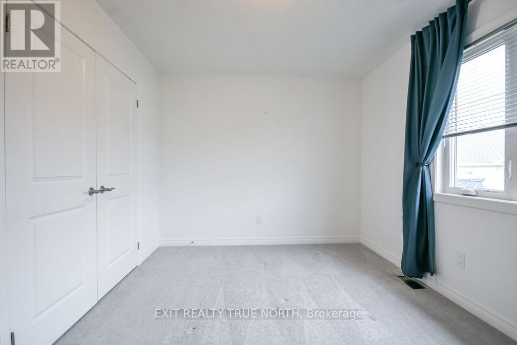 8 SINCLAIR CRESCENT - 27