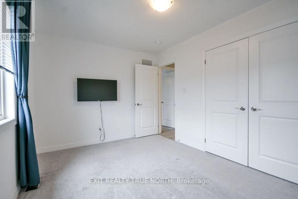 8 SINCLAIR CRESCENT - 28