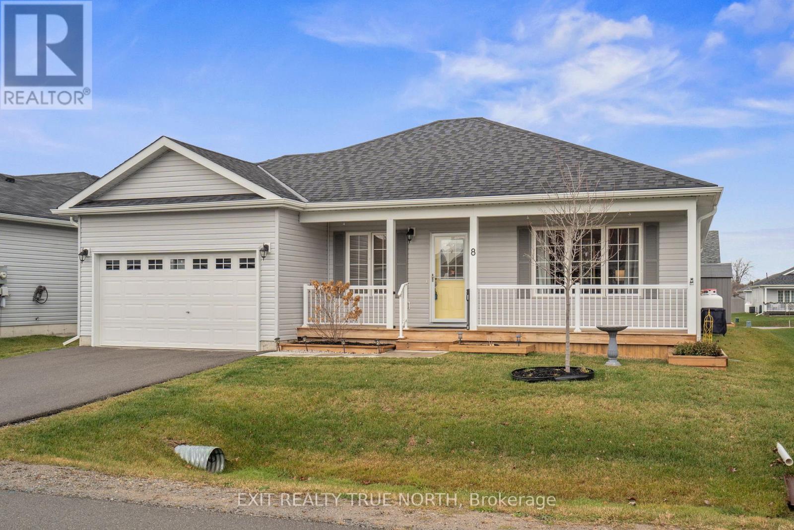 8 SINCLAIR CRESCENT - 3