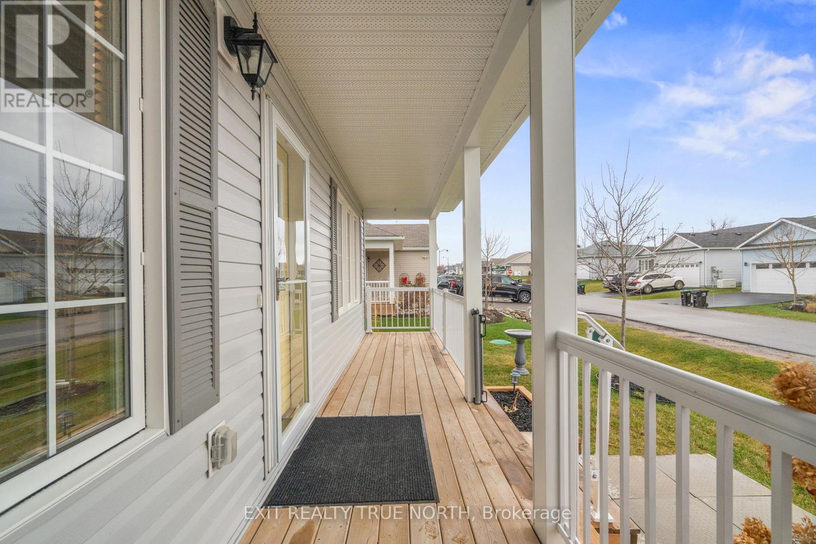 8 SINCLAIR CRESCENT - 4