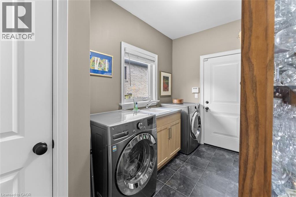 6 CREEKSIDE Drive - 19