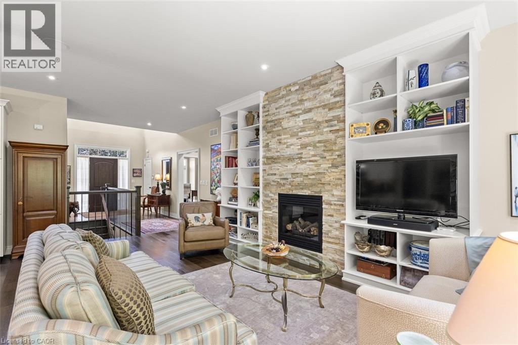 6 CREEKSIDE Drive - 22