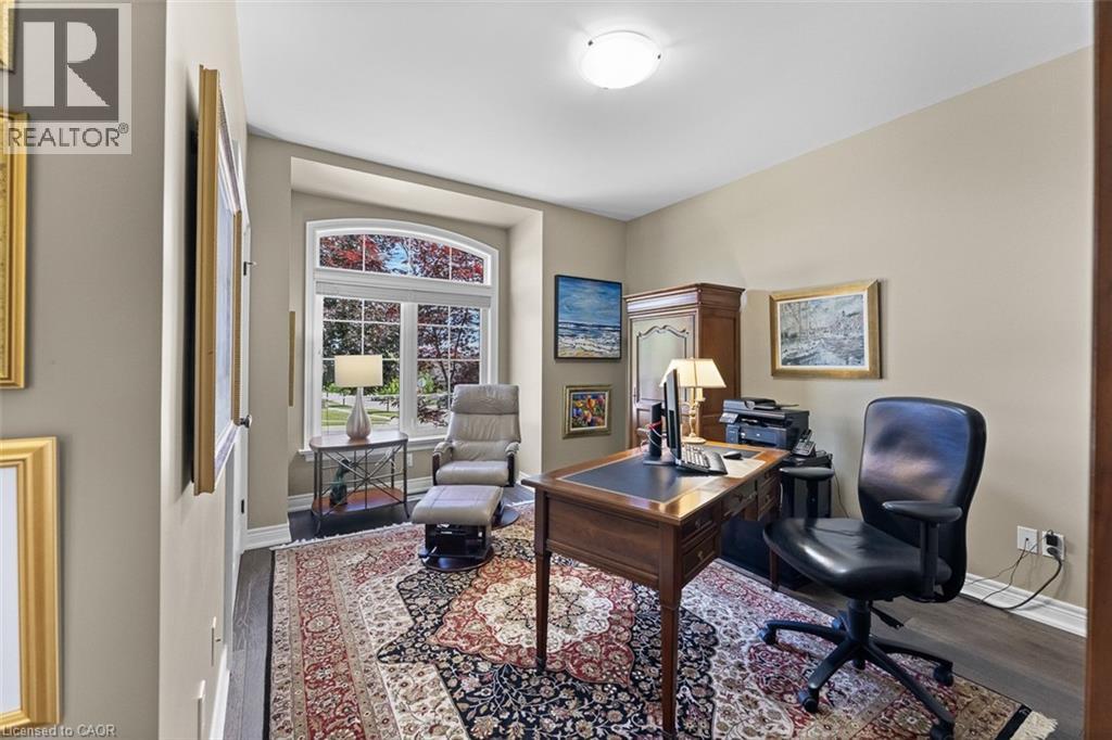6 CREEKSIDE Drive - 23