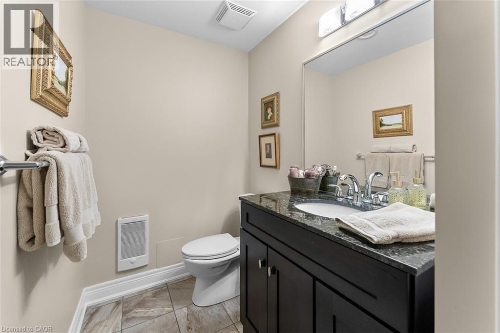 6 CREEKSIDE Drive - 36