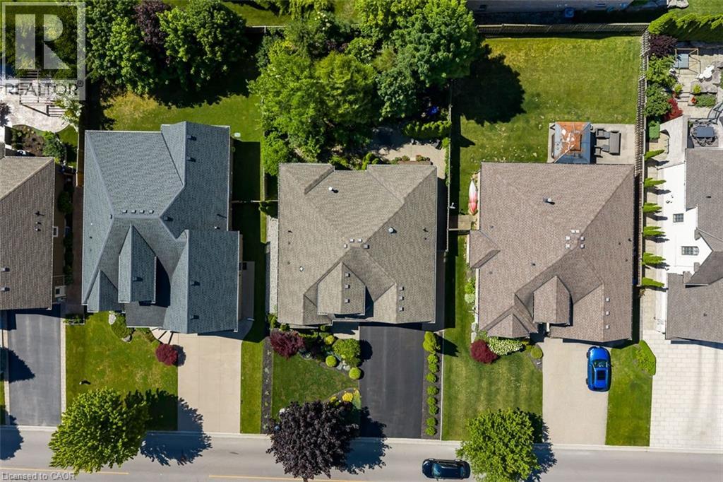 6 CREEKSIDE Drive - 44