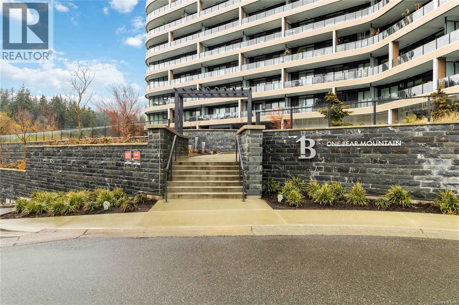 #1006 2000 Hannington Rd - 6