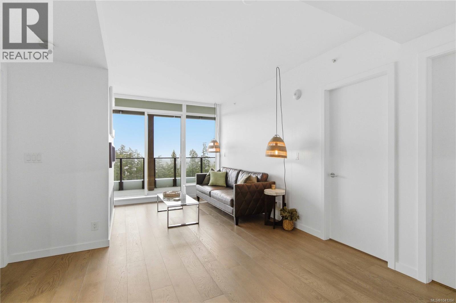 #1006 2000 Hannington Rd - 23