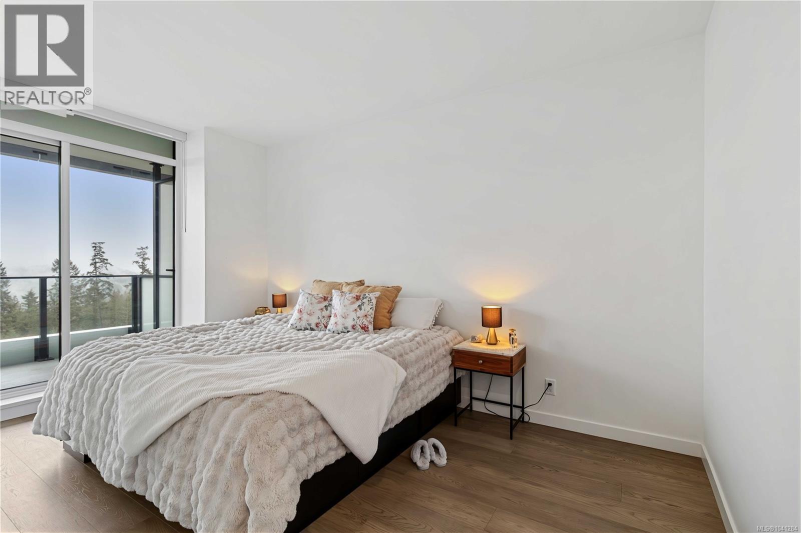 #1006 2000 Hannington Rd - 27