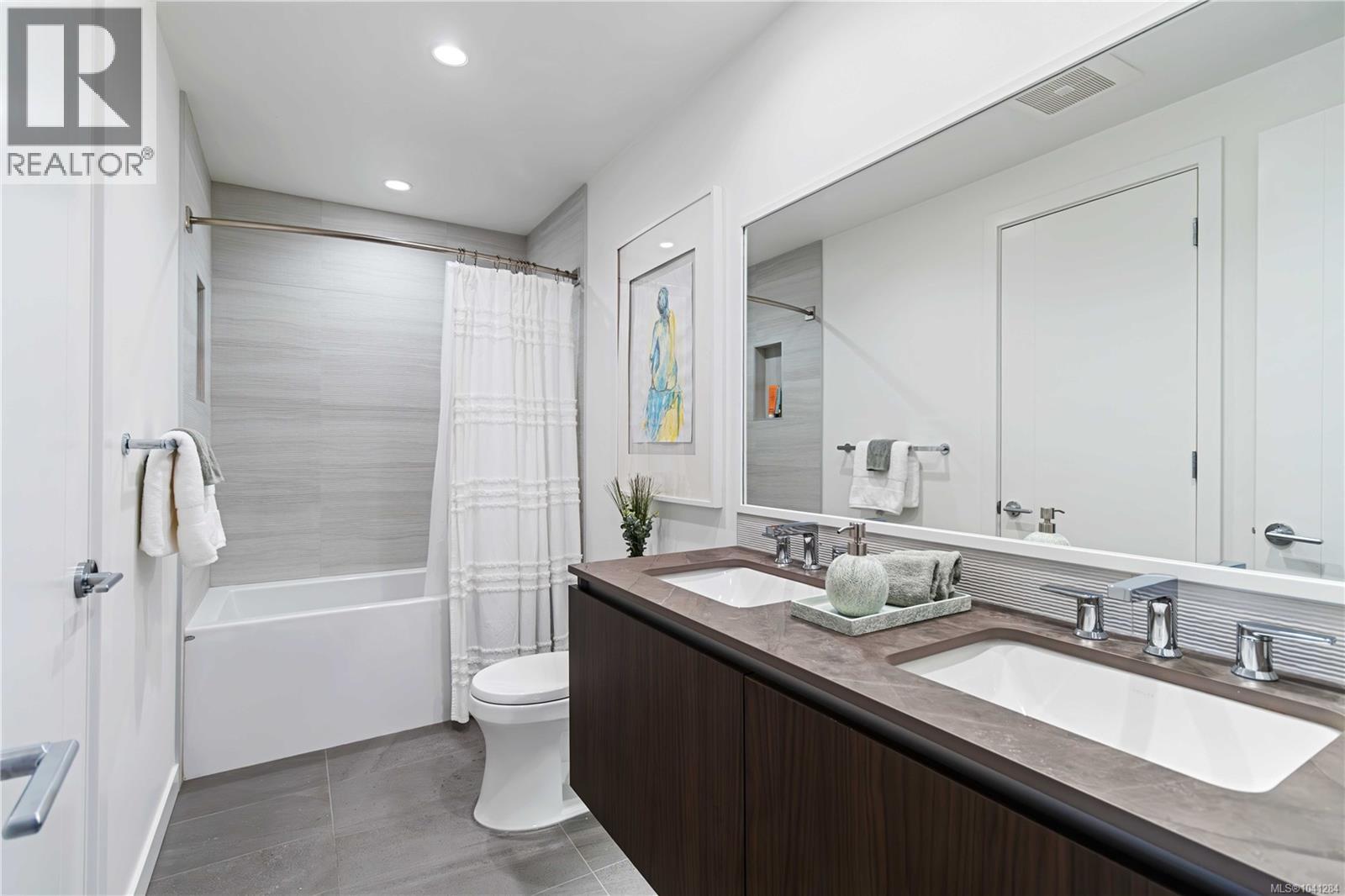 #1006 2000 Hannington Rd - 31