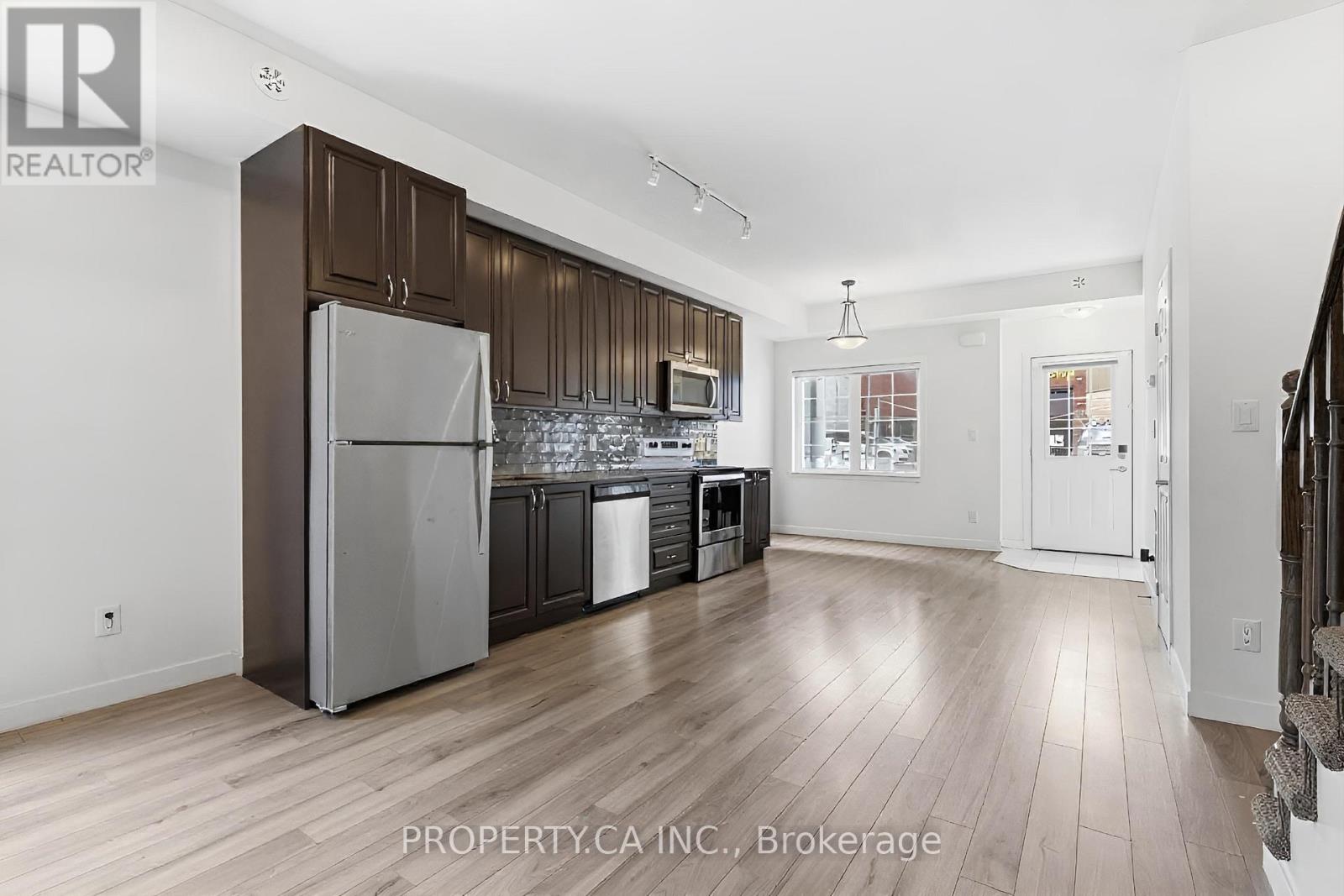 7 FORBES AVENUE - Image 11