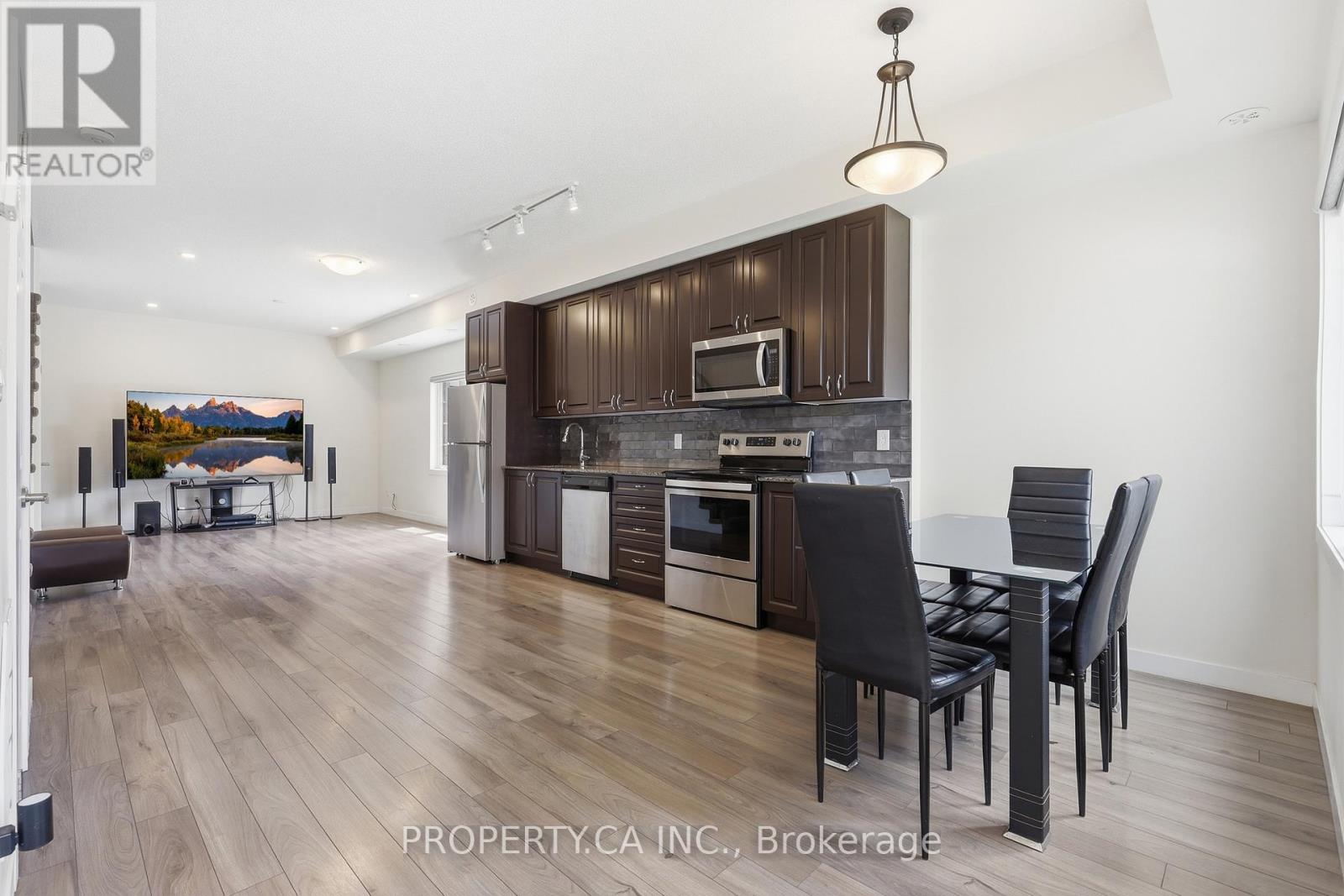 7 FORBES AVENUE - Image 15