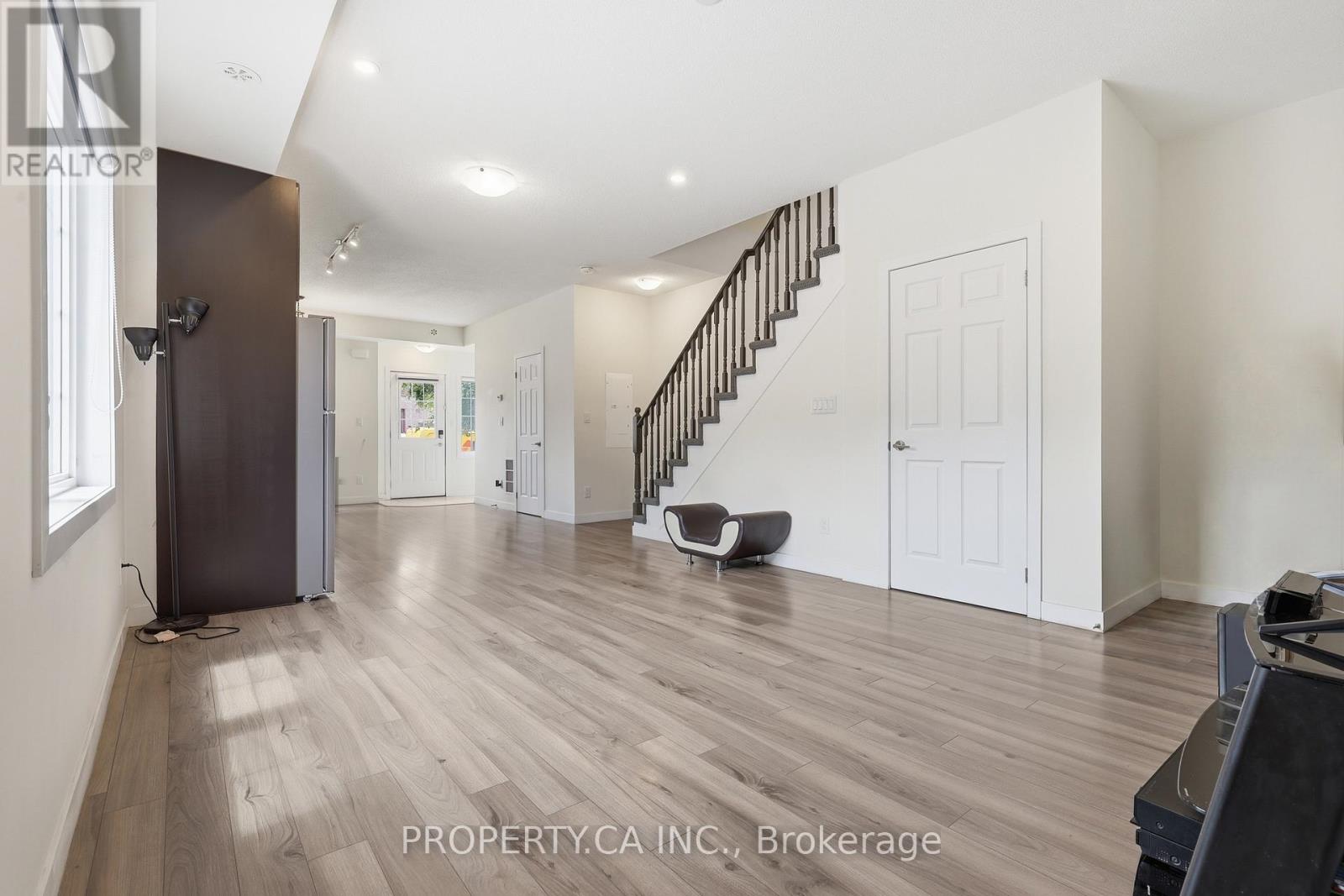 7 FORBES AVENUE - Image 17