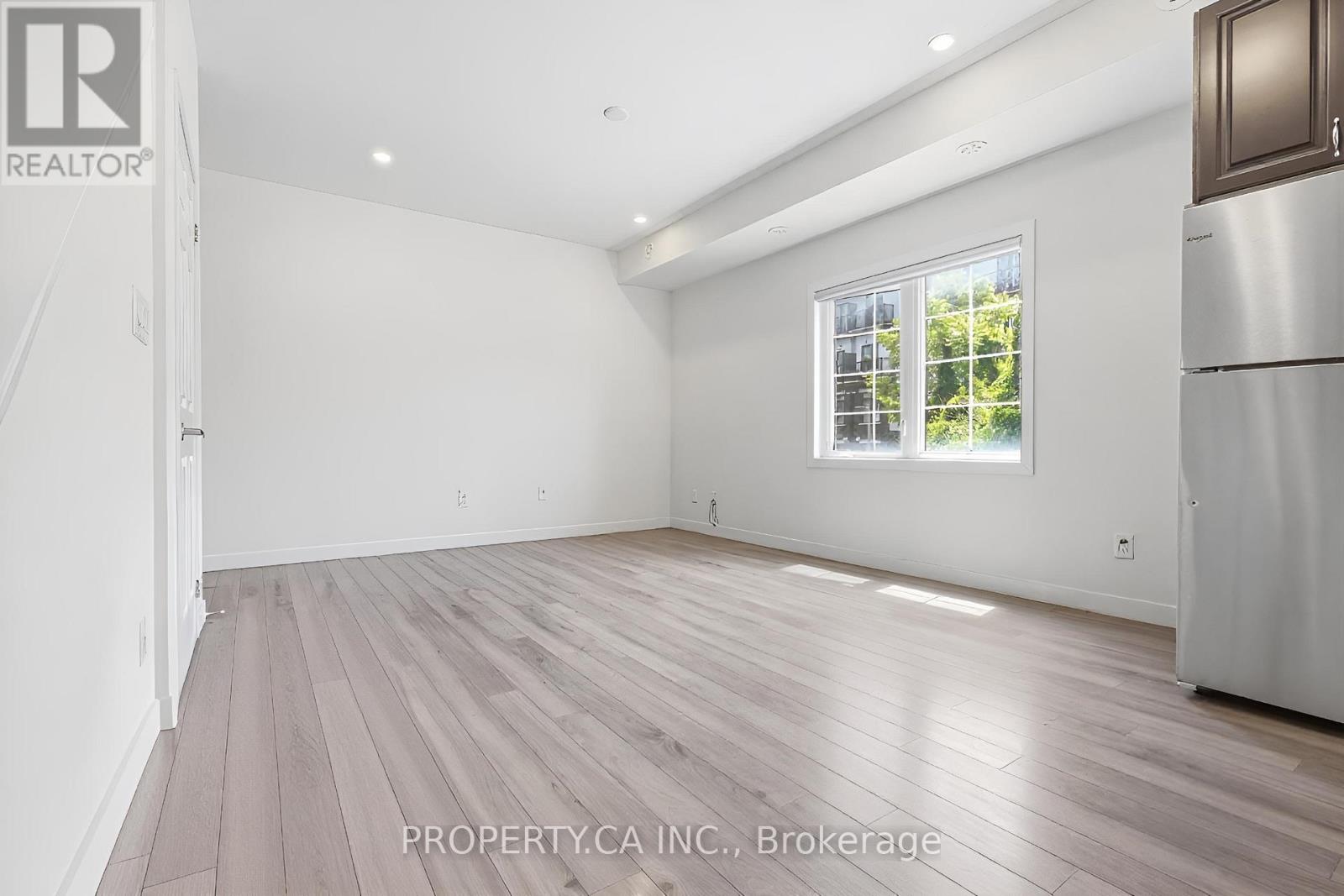 7 FORBES AVENUE - Image 8