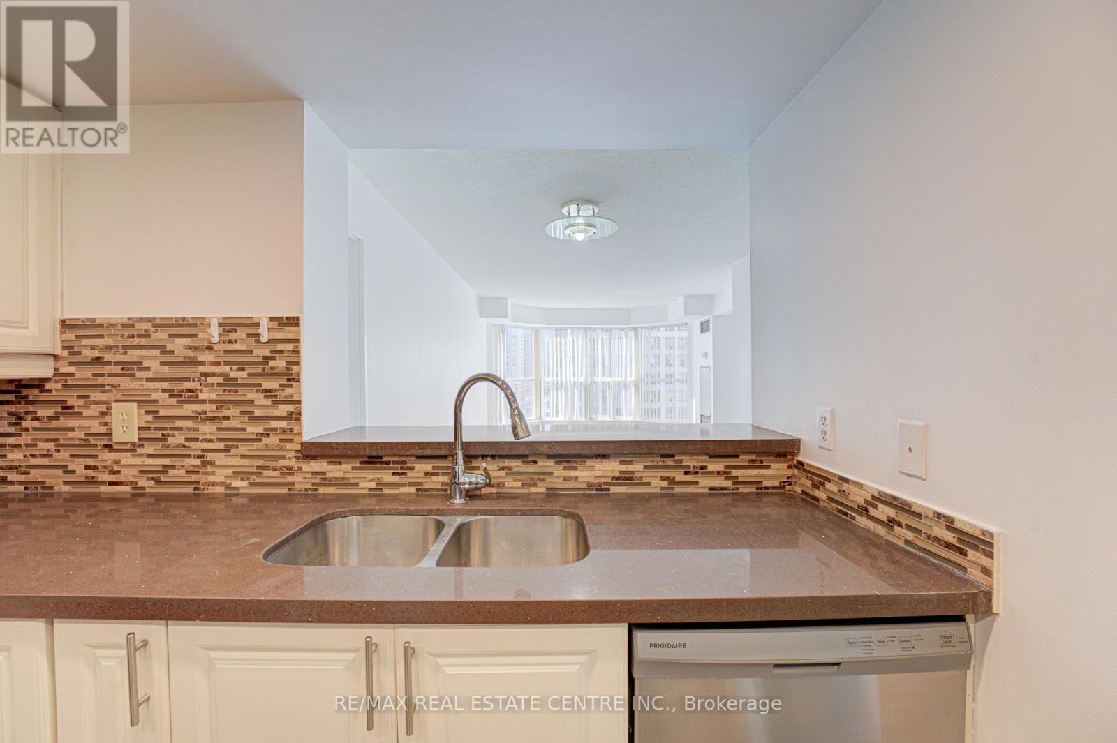 #1405 325 WEBB DRIVE - 10