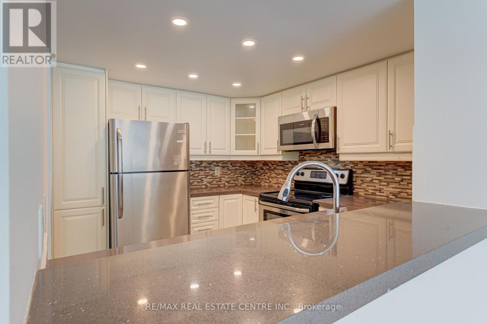 #1405 325 WEBB DRIVE - 11
