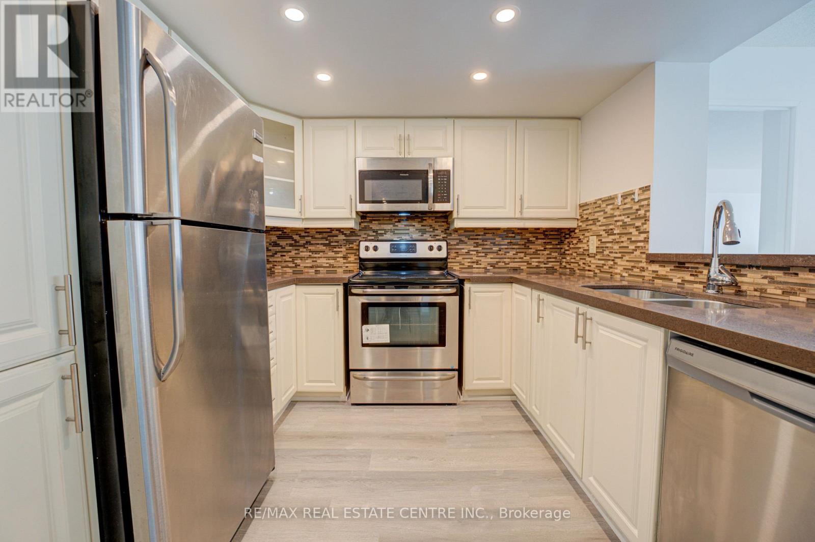 #1405 325 WEBB DRIVE - 13