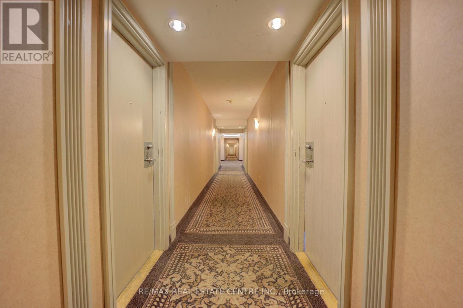 #1405 325 WEBB DRIVE - 2