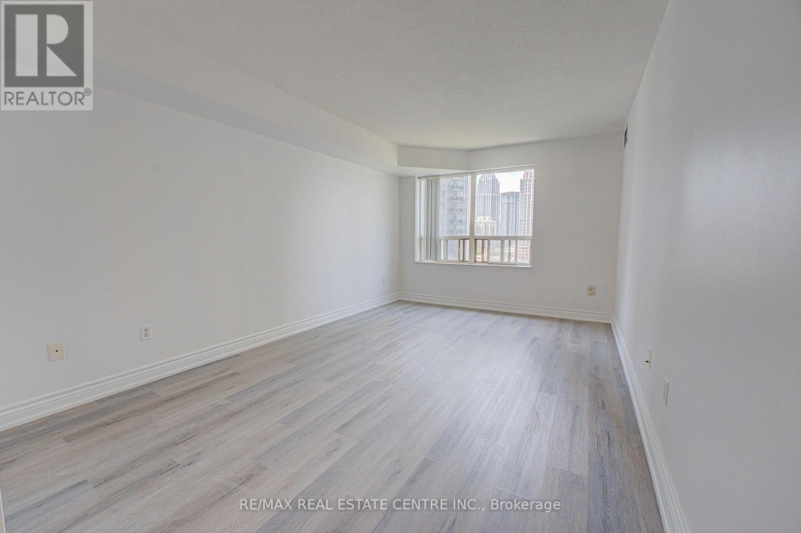 #1405 325 WEBB DRIVE - 21