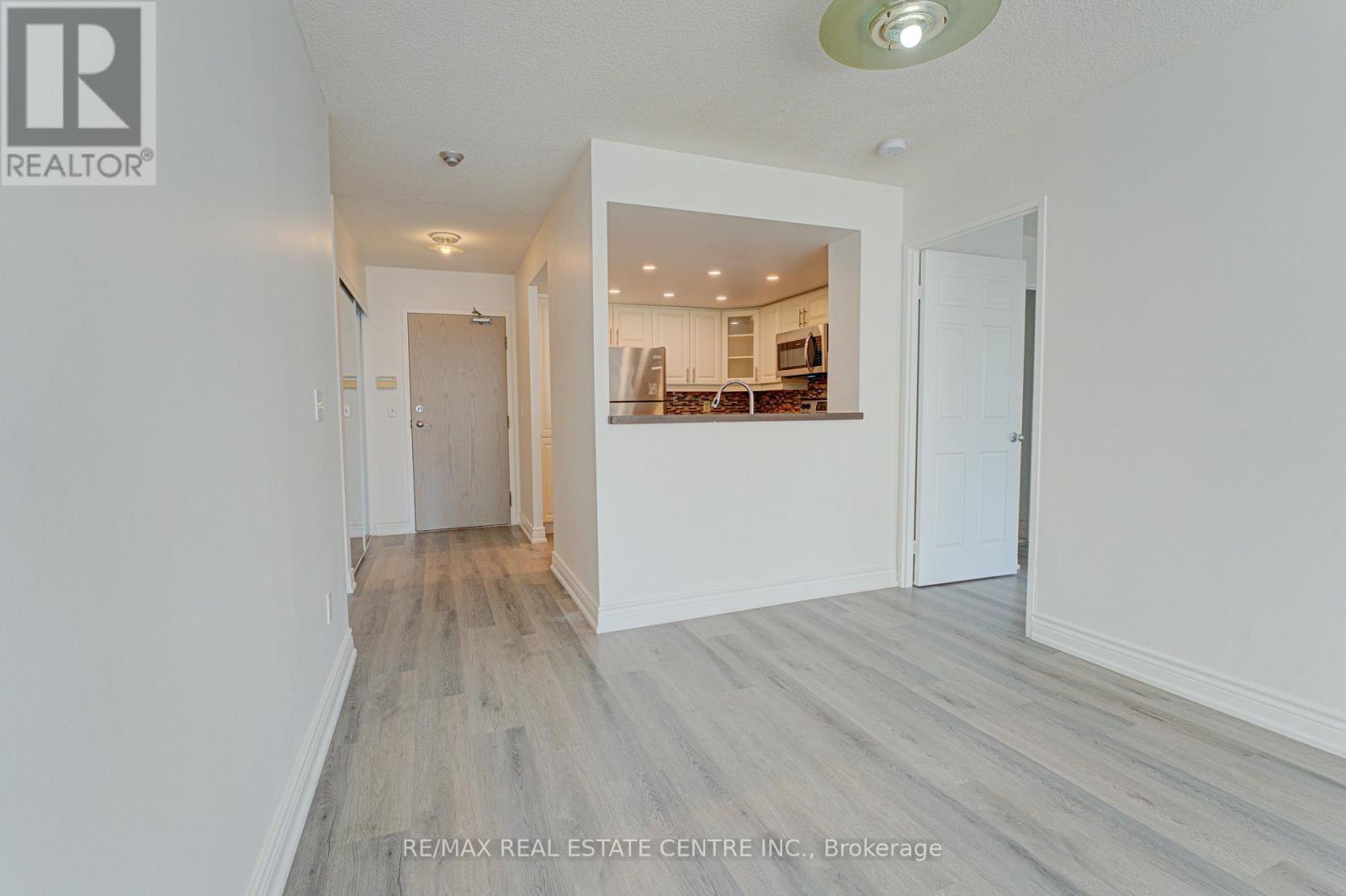 #1405 325 WEBB DRIVE - 6