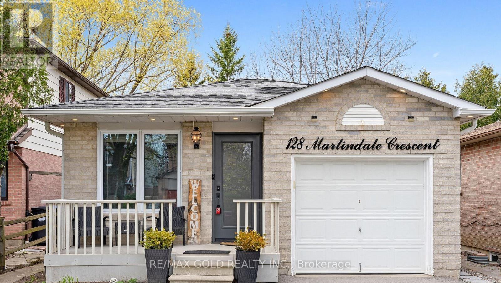 128 MARTINDALE CRESCENT