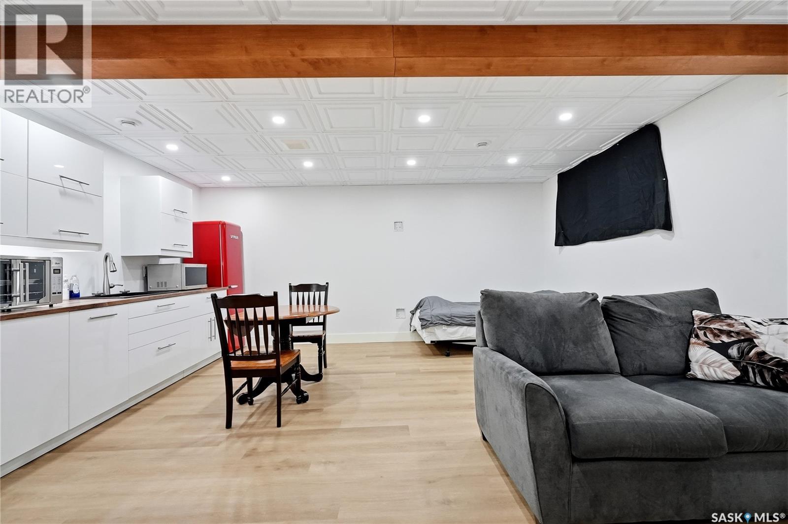 #147 3220 11th STREET - 43