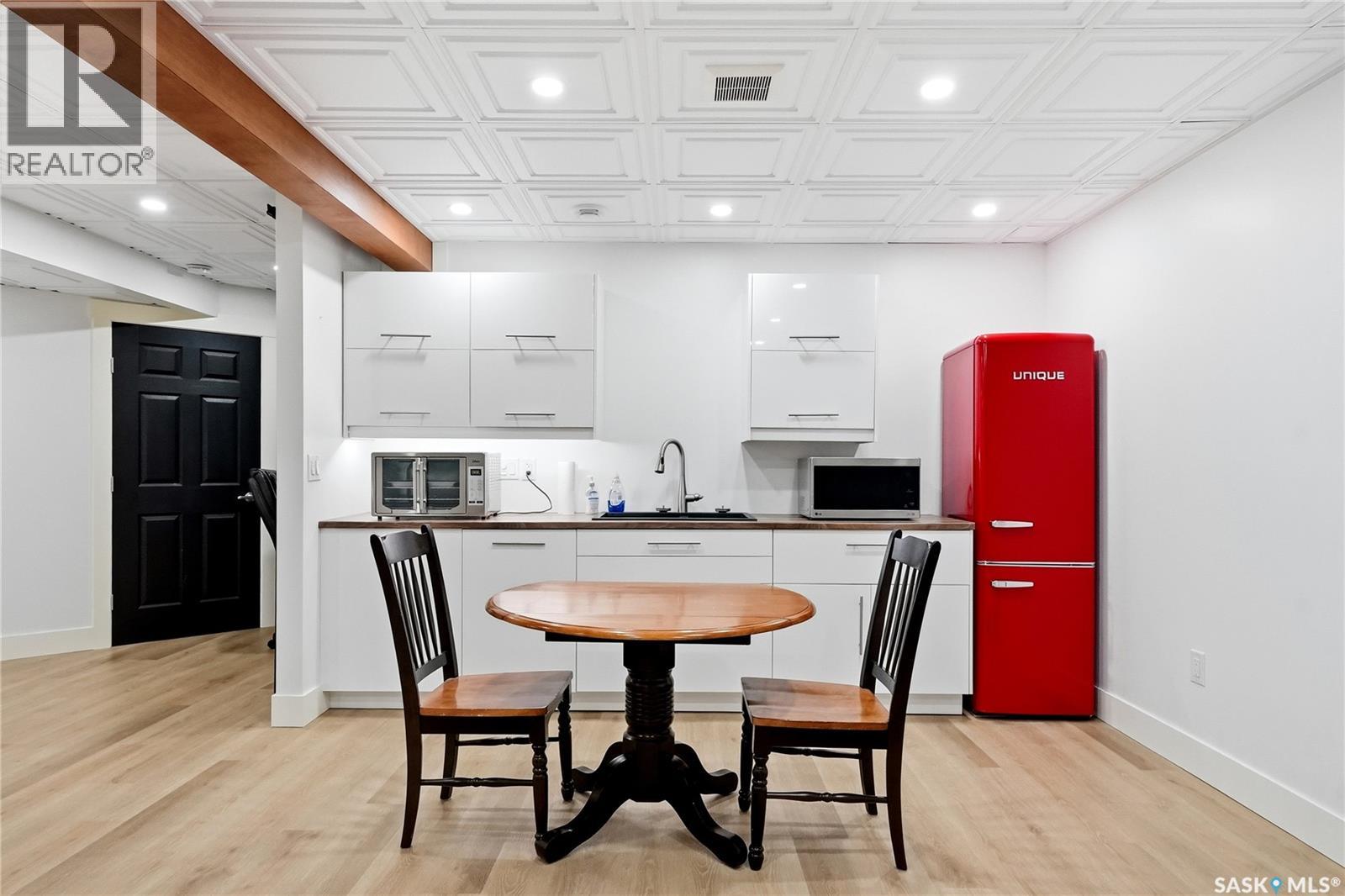 #147 3220 11th STREET - 44