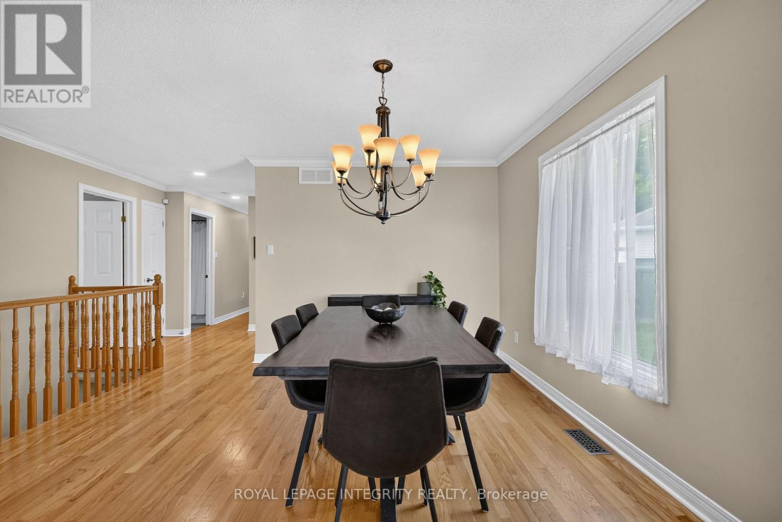 3 Bed, 3 Bath House for Sale in Ottawa – 1535 BONNEVILLE CRESCENT, Ottawa – MLS# X13483766 - Image 11