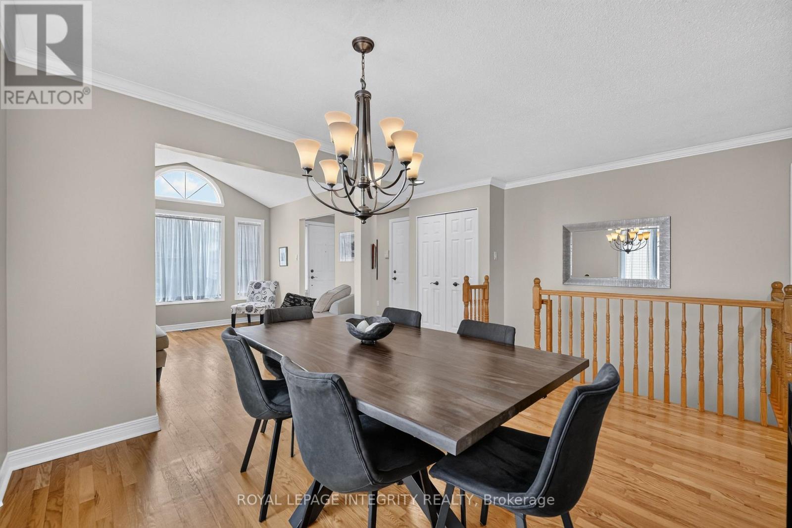3 Bed, 3 Bath House for Sale in Ottawa – 1535 BONNEVILLE CRESCENT, Ottawa – MLS# X13483766 - Image 13