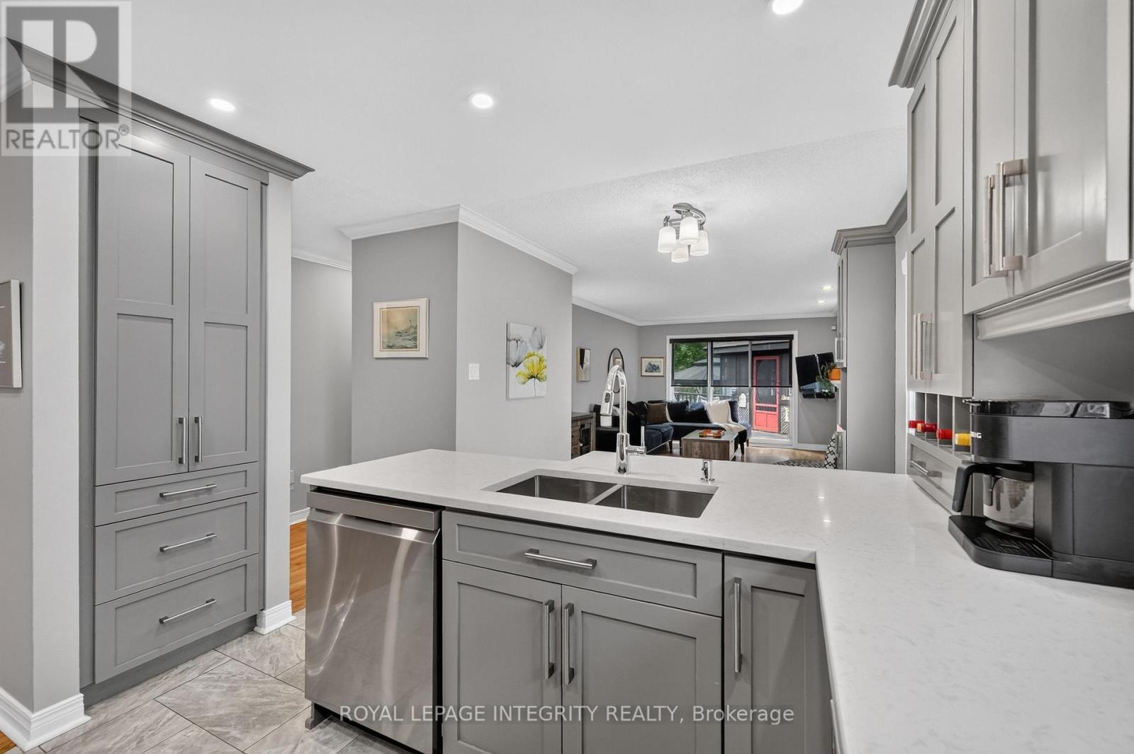 3 Bed, 3 Bath House for Sale in Ottawa – 1535 BONNEVILLE CRESCENT, Ottawa – MLS# X13483766 - Image 17