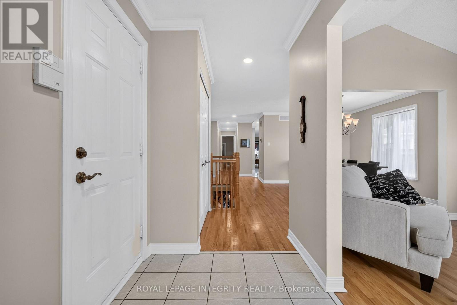 3 Bed, 3 Bath House for Sale in Ottawa – 1535 BONNEVILLE CRESCENT, Ottawa – MLS# X13483766 - Image 7