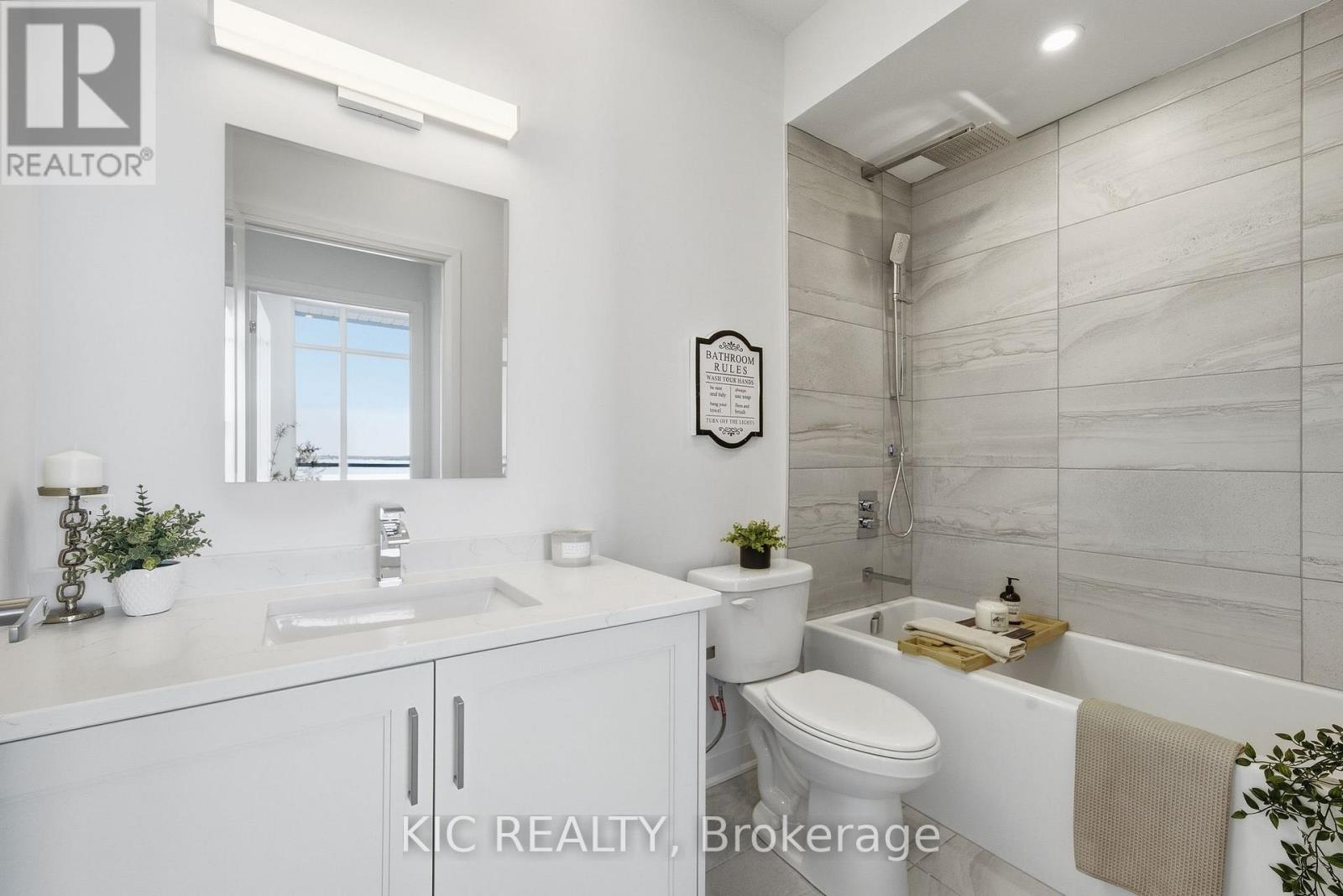 #210 99 LOUISA STREET - 21
