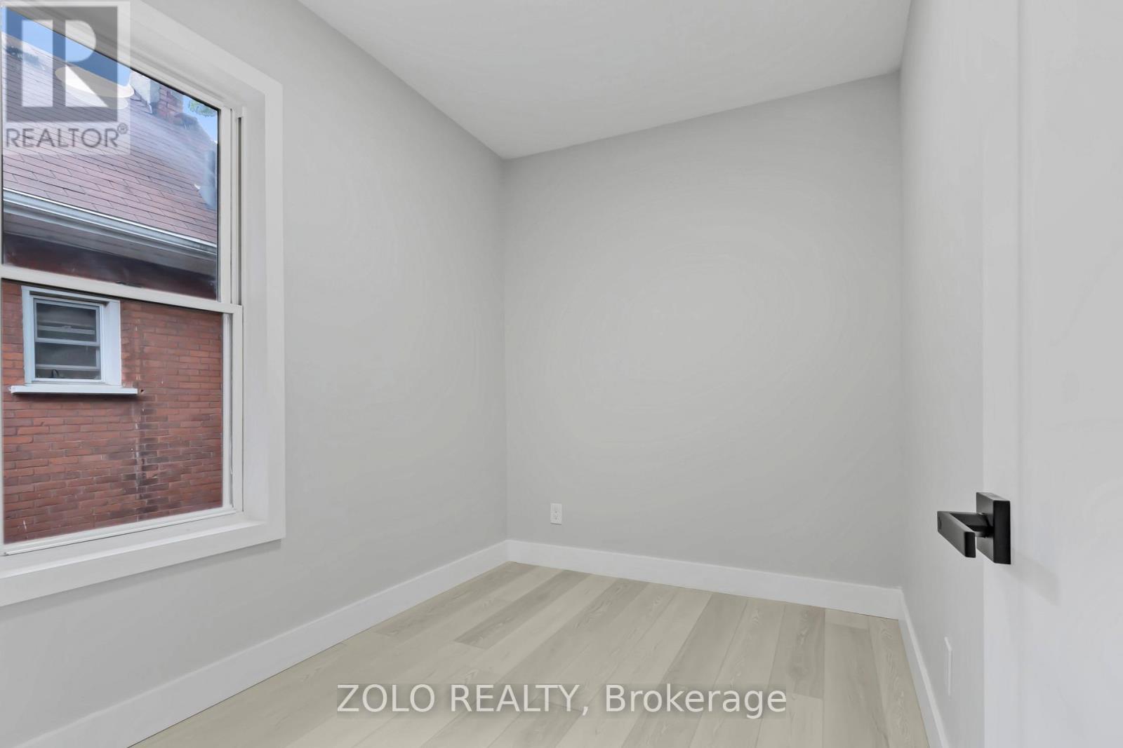 498 CHARLOTTE STREET - 23