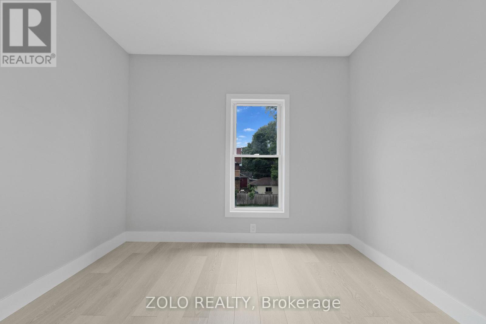 498 CHARLOTTE STREET - 24