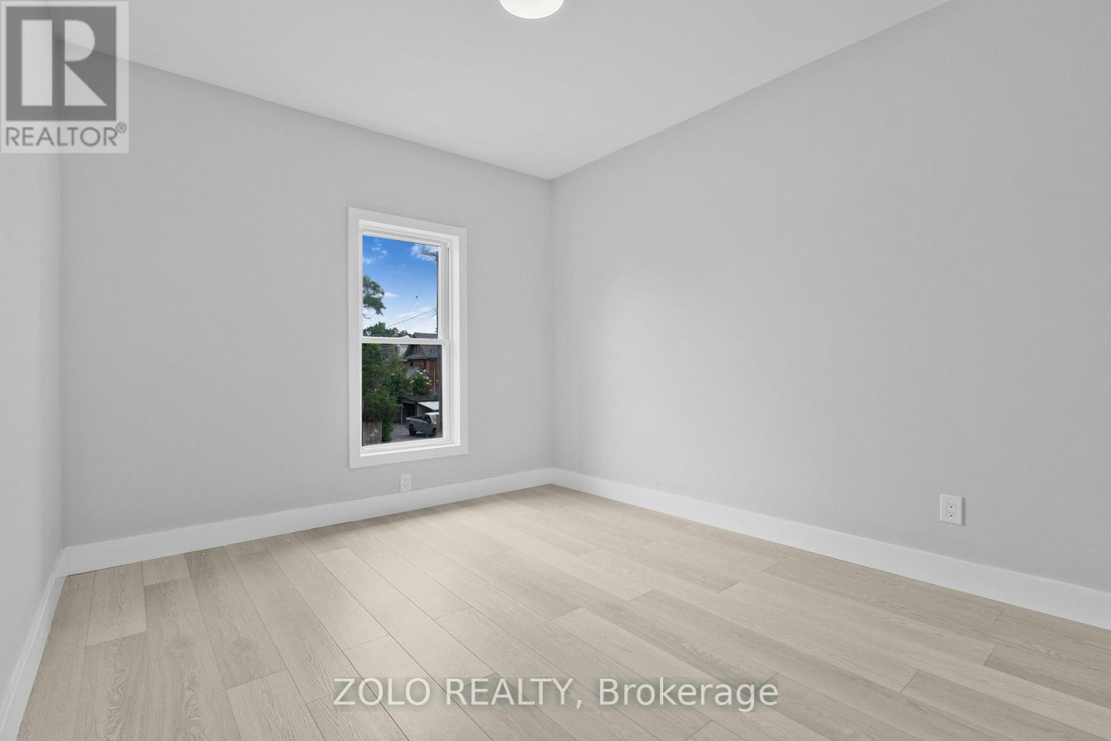 498 CHARLOTTE STREET - 26