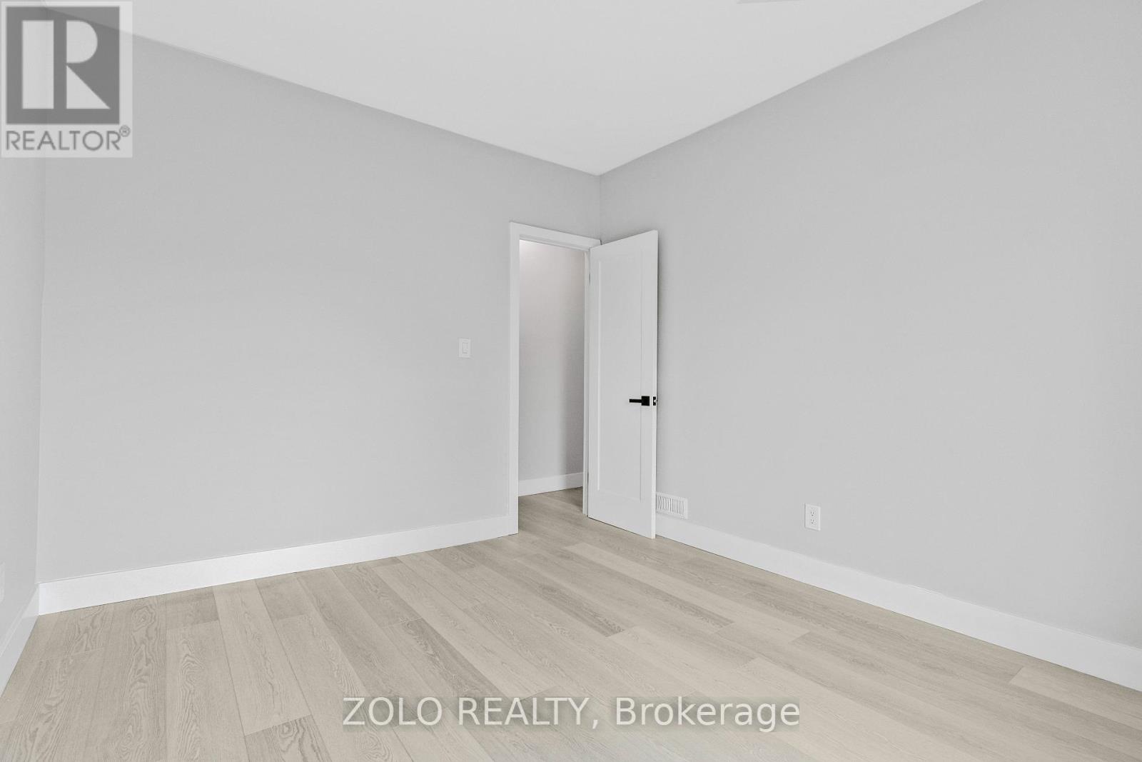 498 CHARLOTTE STREET - 27