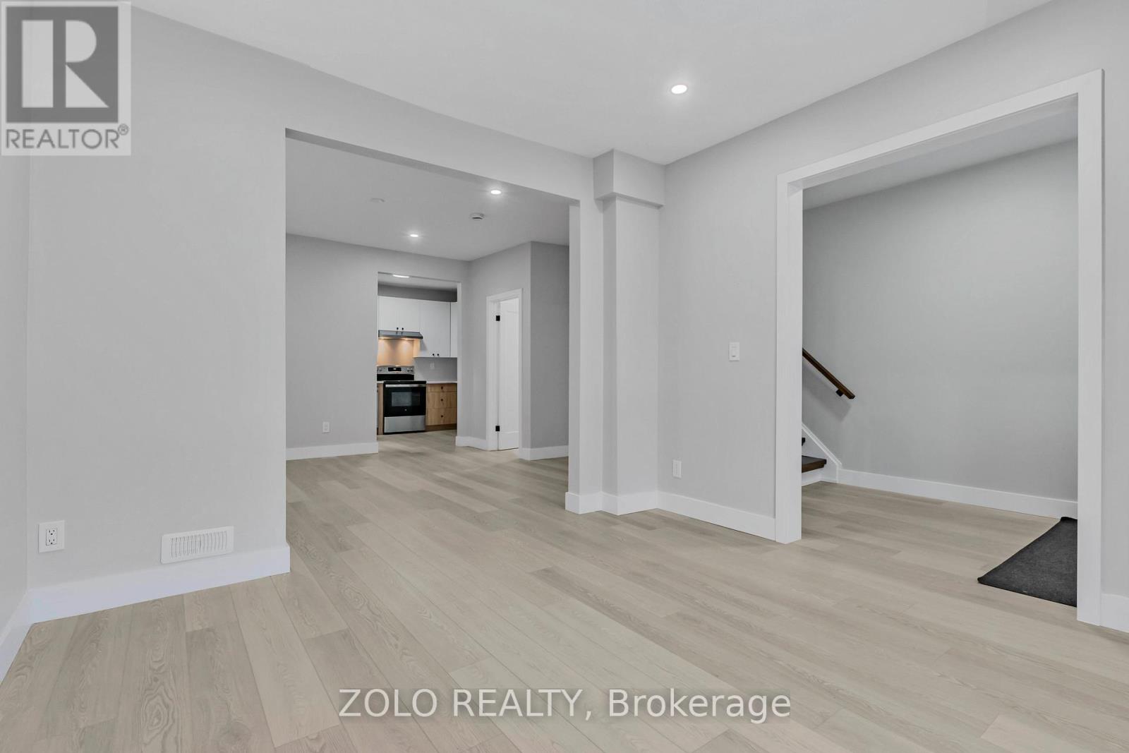 498 CHARLOTTE STREET - 34