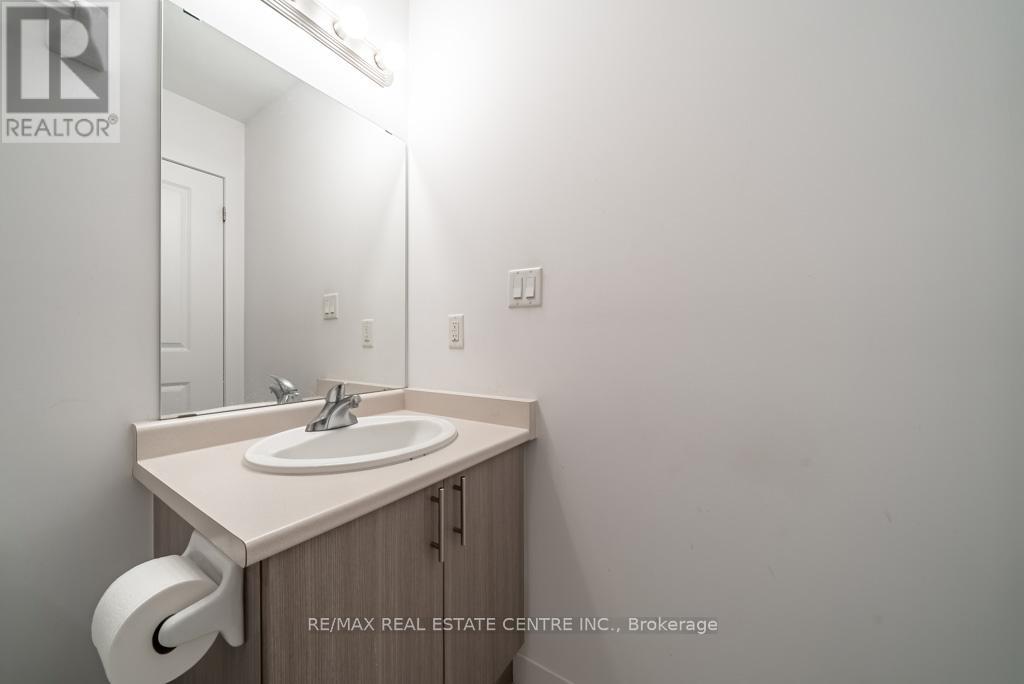 #502 90 CHARLTON AVENUE W - 11