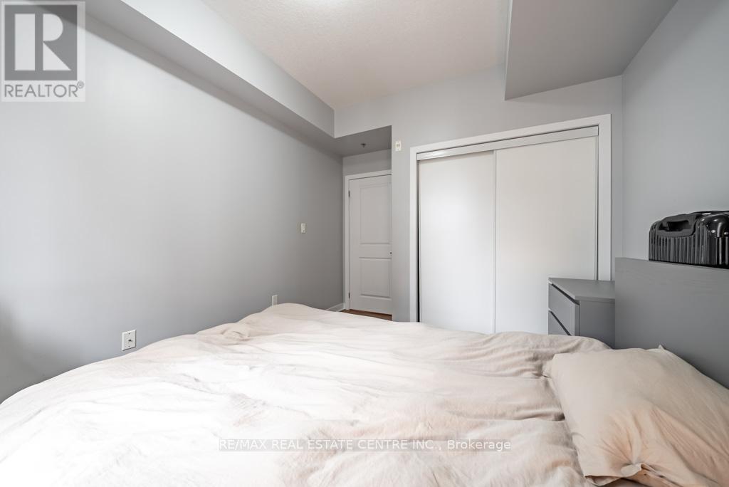 #502 90 CHARLTON AVENUE W - 13