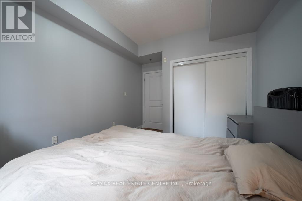 #502 90 CHARLTON AVENUE W - 14