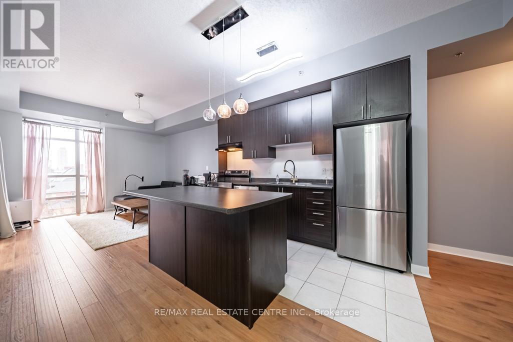 #502 90 CHARLTON AVENUE W - 16