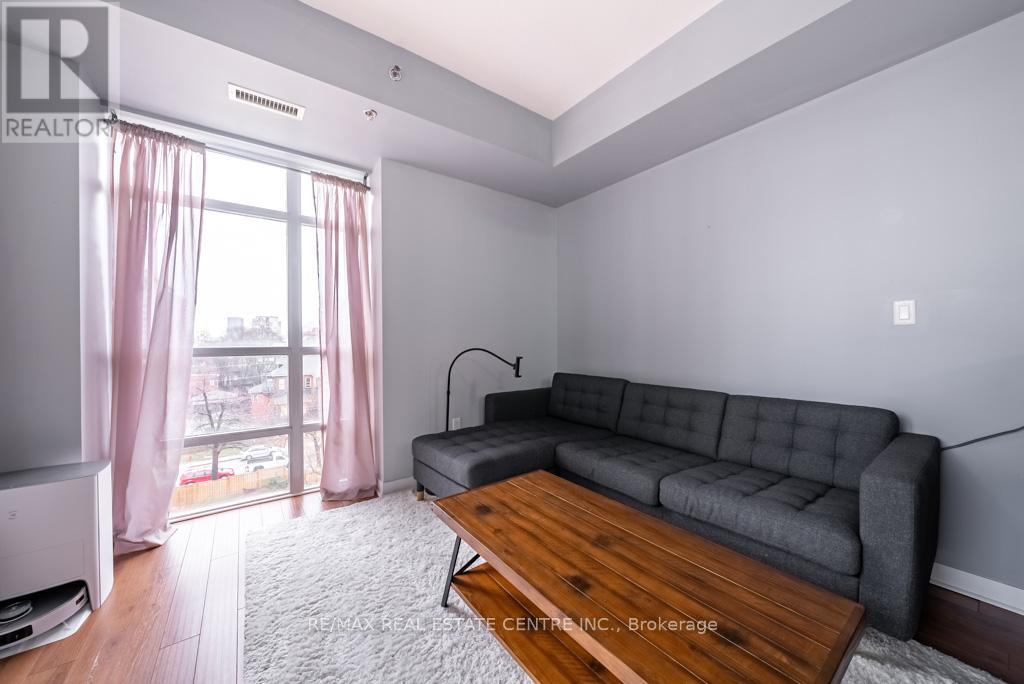 #502 90 CHARLTON AVENUE W - 19
