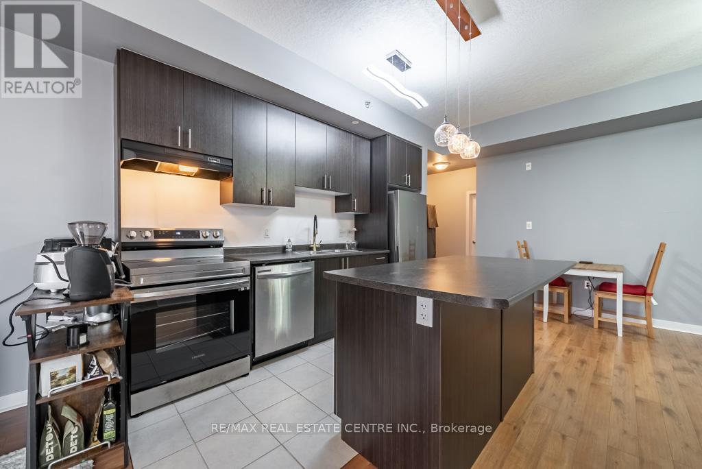 #502 90 CHARLTON AVENUE W - 21