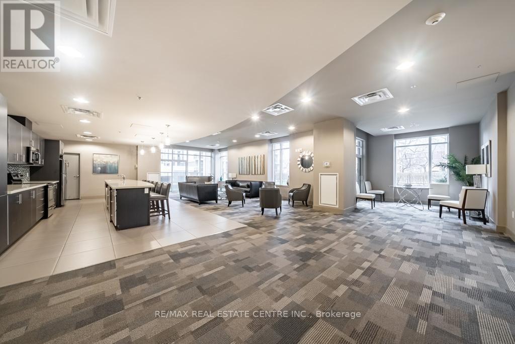 #502 90 CHARLTON AVENUE W - 31