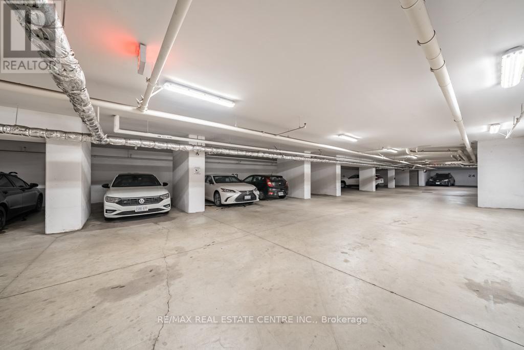 #502 90 CHARLTON AVENUE W - 39
