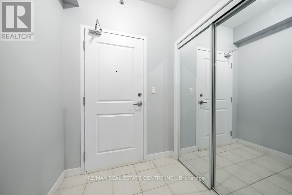 #502 90 CHARLTON AVENUE W - 9