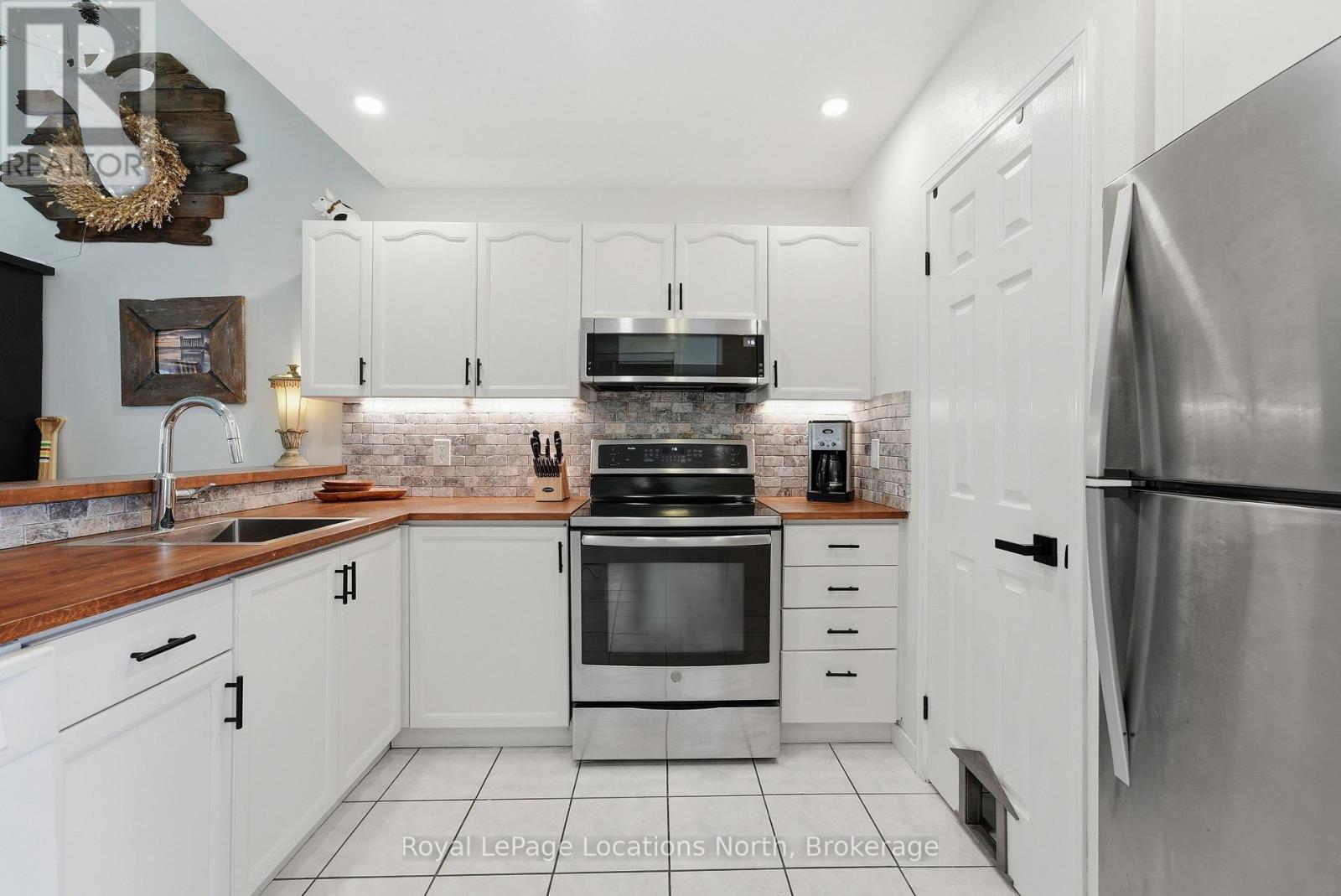 #150 53 TROTT BOULEVARD - 14