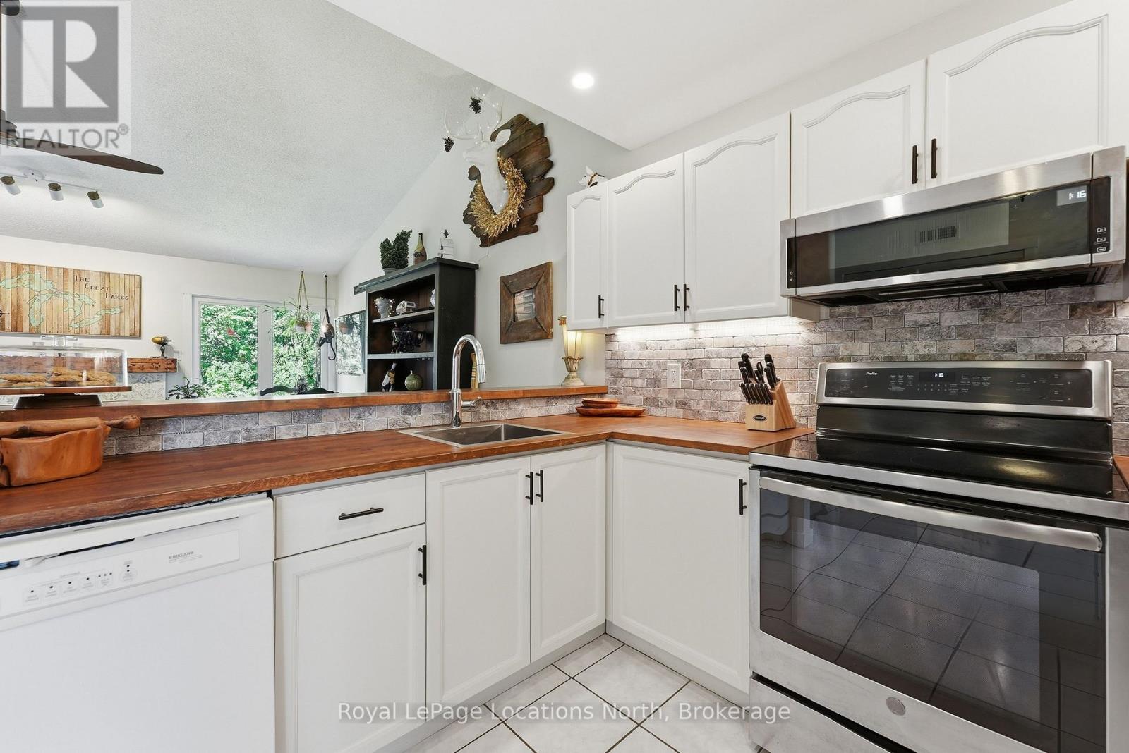 #150 53 TROTT BOULEVARD - 15